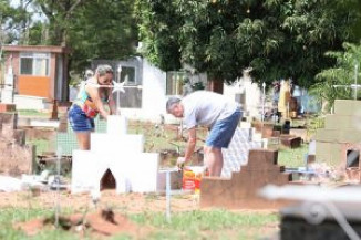 Cemitérios públicos vão abrir às 7 horas para receber 216 mil visitantes no dia de finados