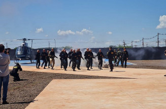 DOF realiza formatura de 14 policiais que atuarão em operações aéreas