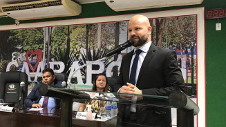 Agora presidente, vereador Gilberto Segóvia comanda início dos trabalhos legislativos