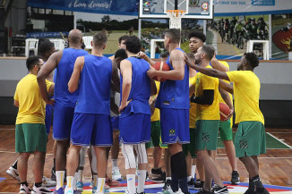 Seleção brasileira de basquete treina em Santa Cruz do Sul — Foto: CBB