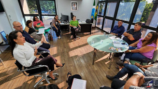 Direção da FETEMS se reúne com Secretários de Administração e Educação do Estado e equipe técnica