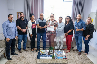 Direção do SIMTED de Naviraí se reúne com a Prefeita Rhaiza Matos