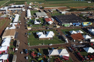Parque de Exposição João Humberto de Carvalho está pronto pra receber o público em dez dias de festa (Foto: Matheus Nascimento/Prefeitura de Dourados)