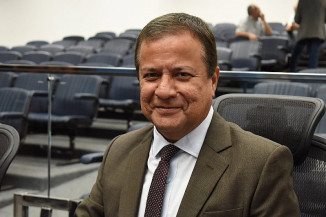 Em homenagem a Amarildo Cruz, estacionamento da ALEMS recebe o nome do deputado