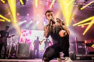 Lucas Lucco agita a abertura da Festa Junina de Dourados