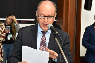 Deputado Junior Mochi solicita sistema de som para escola em Bandeirantes