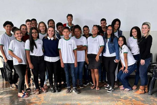 Adolescentes de Batayporã participam de oficina sobre comportamento profissional