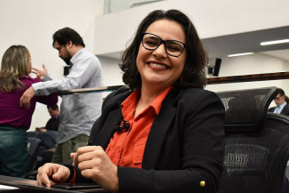 Proposta de Gleice Jane cria campanha de educação sobre entrega legal de criança para adoção