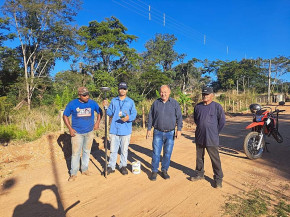 Vereador Professor Alziro fiscaliza e cobra agilidade em obras de infraestrutura em Bodoquena
