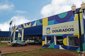 Dourados abre concurso com 375 vagas e salário até R$ 5.370