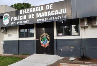 Homem mata ex-namorado de sua atual que invadiu casa em Maracaju