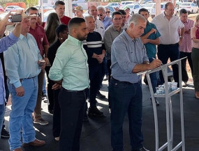 Marcelo Pé ao lado do presidente estadual do PSDB, Reinaldo Azamubuja