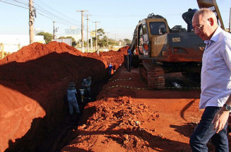 Peluffo visita obras de drenagem do novo acesso às Moreninhas que chegam a 65% de execução