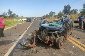 Jovem sem  CNH destrói veículo em acidente e tem lesão grave