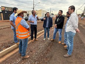 Jânio Miguel vistoria obra de duplicação da Avenida José Roberto Teixeira em Dourados
