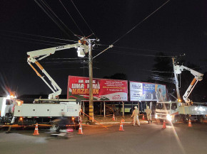 Colisão entre Caminhão e Poste na Avenida Interlagos Deixa Mais de 2 Mil Clientes sem Energia