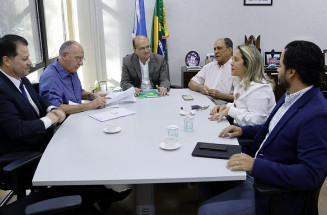 Peluffo se reúne com bancada de Dourados para discutir obra da Coronel Ponciano