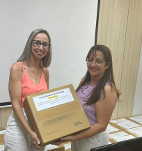 Nova Andradina fortalece infraestrutura educacional com a entrega de equipamentos de projeção audiovisual