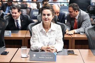 Mara Caseiro solicita instalação de ares-condicionados nas escolas da rede estadual