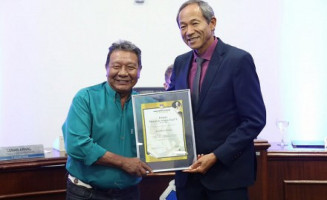 Anastácio Peralta, líder indígena, recebe premiação da Câmara Municipal