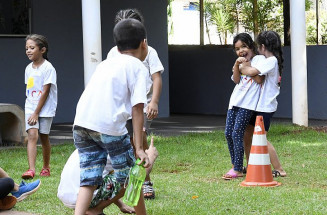 Saiba como destinar parte do Imposto de Renda para cuidar de crianças e idosos