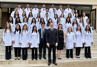 Primeira turma de Medicina da UEMS forma 47 médicos de 14 Estados