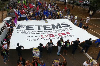 Mais que parabéns, educadores merecem valorização e respeito o ano inteiro