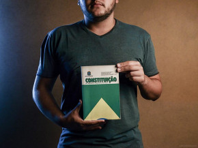 Projeto determina que Constituição Federal e dos estados sejam traduzidas para línguas indígenas