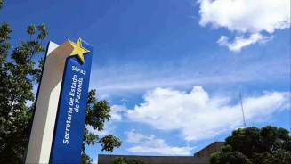 Estado pode pagar primeira parcela do 13° salário até dia 30 de novembro