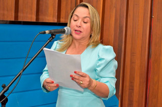 Proposta de Lia Nogueira determina que farmácias forneçam orçamento de medicamentos