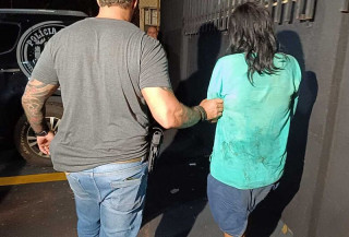 Mulher acusada de matar duas mulheres e bebê em incêndio na reserva indígena de Dourados é transferida