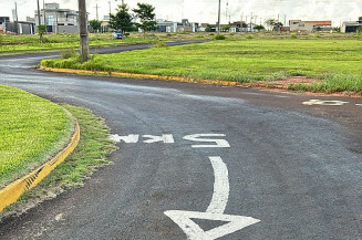 Prefeitura de Naviraí alerta sobre proibição de pintura irregular em vias públicas