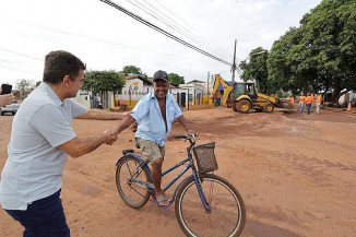 Prefeitura aproveita trégua da chuva para acelerar serviços de tapa-buraco