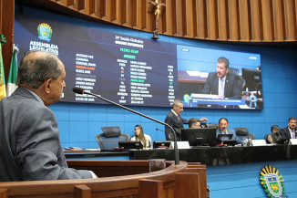 Deputados debatem ratificação de imóvel rural em faixa de fronteira e denúncia sobre INSS