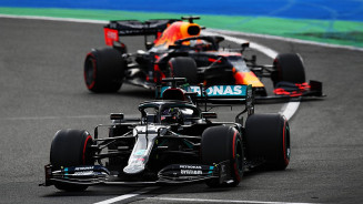 Chefão da Mercedes se rende ao talento de Verstappen