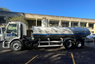 Aldeias de Dourados recebem dois caminhões-pipa nesta segunda