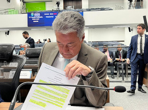 Em homenagem a Luiz Torchetti, Hashioka altera nome da Medalha do Mérito da Juventude