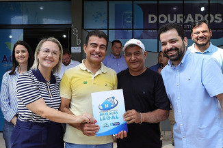 Liandra da Saúde participa de entrega de títulos de regularização fundiária