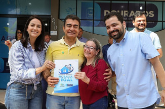 Prefeitura entrega mais 75 títulos de regularização fundiária em Dourados