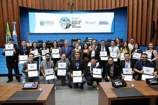 Em sessão solene na Alems, Hashioka e Conjuv entregam Comenda do Mérito da Juventude