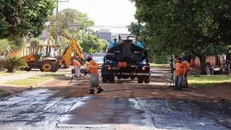 Prefeitura intensifica tapa-buraco nos bairros Santa Brígida, Ouro Verde e Flórida em Dourados