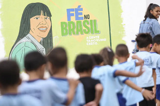 PNE: relatório sugere investimento de 7,5% do PIB para educação