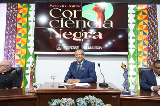 Elias Ishy presta homenagens e reforça luta contra o preconceito e o racismo