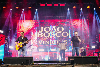 Show de João Bosco & Vinícius marca encerramento emocionante do Natal Luz 2025