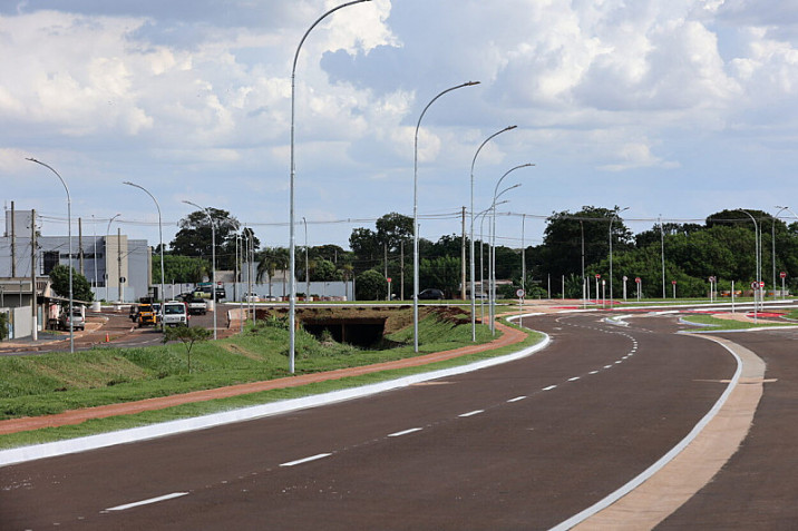 Intervenções no trânsito são feitas na Aziz Rasselen e modificam tráfego na região