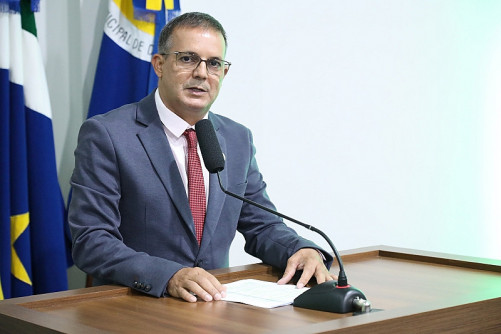 Inspetor Cabral faz reflexão sobre violência contra a mulher durante sessão da Câmara