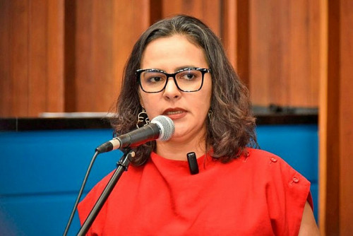 Lei de autoria da deputada Gleice Jane institui medidas de enfrentamento ao racismo religioso