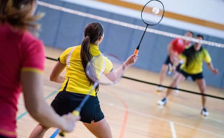 Prefeitura amplia oferta esportiva e abre novas turmas gratuitas de badminton em Dourados