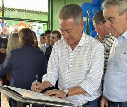 Hashioka acompanha agenda do Governo em Mundo Novo e visita entidade beneficiada com emenda parlamentar