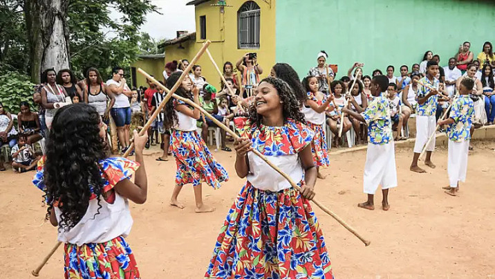 Quilombo mantém tradição centenária, símbolo da resistência negra